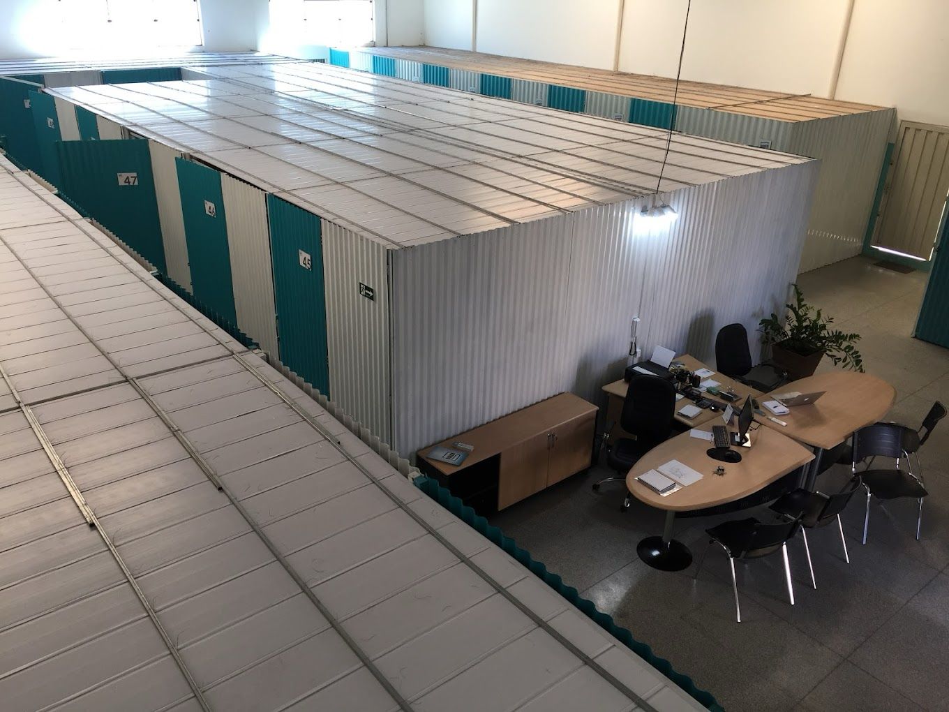 Vista aérea dos boxes e escritório da Boxer